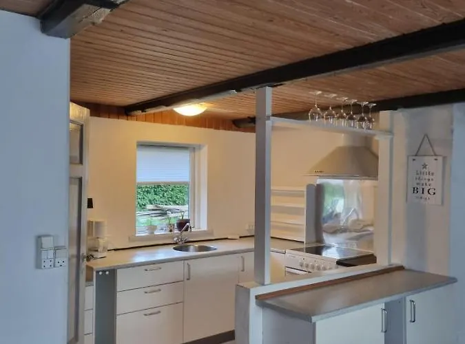 A Cozy House To In